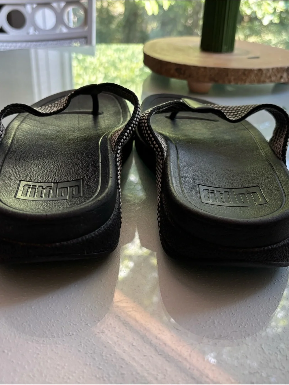 Fitflop Men’s Black Bead-Accented Thong Sandals
